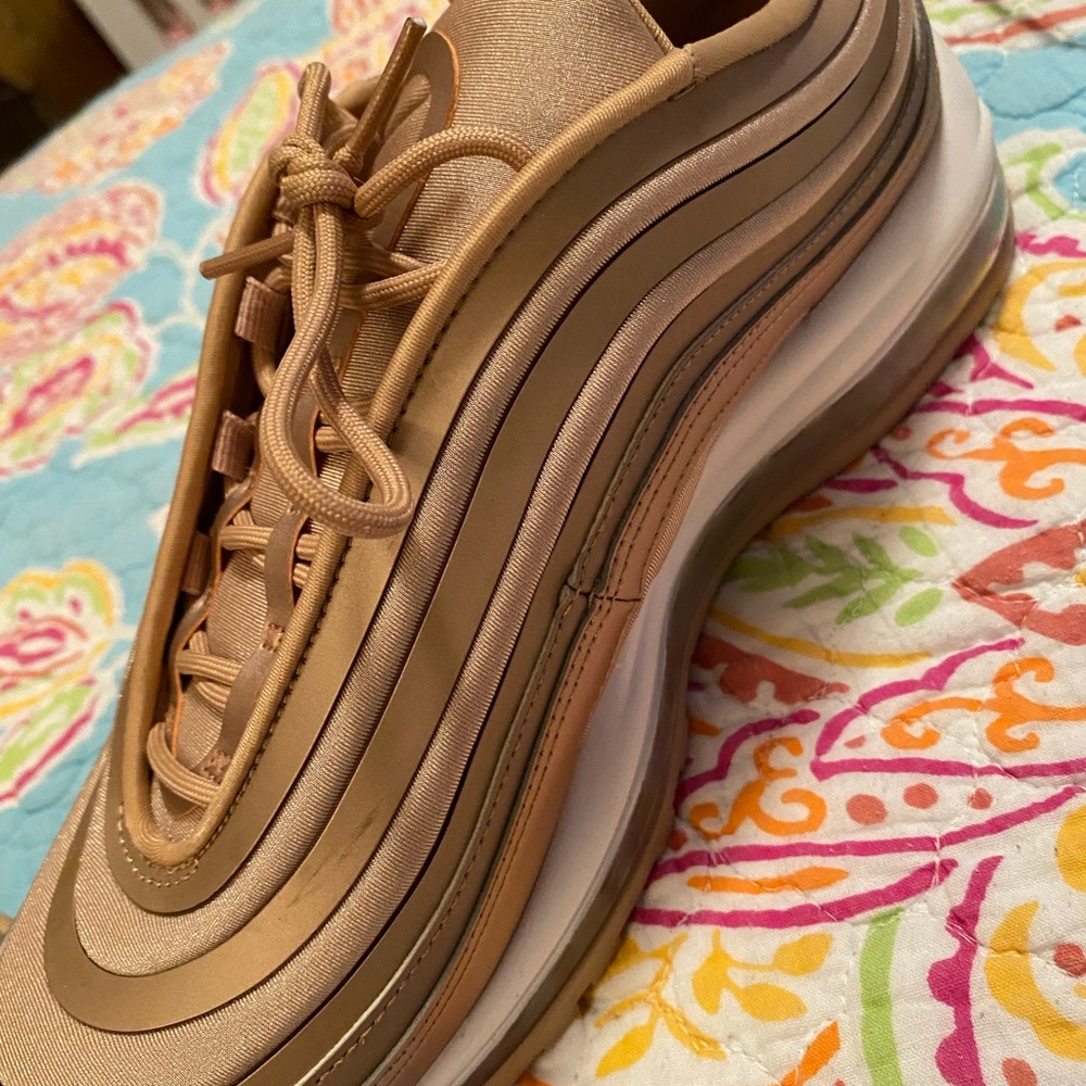 Nike pro max